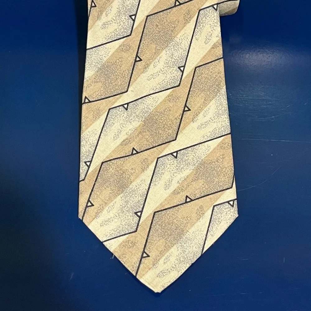 Giorgio Armani Geometric Triangle Silk Tie Mens Black Beige Gray Vintage 80s 90s
